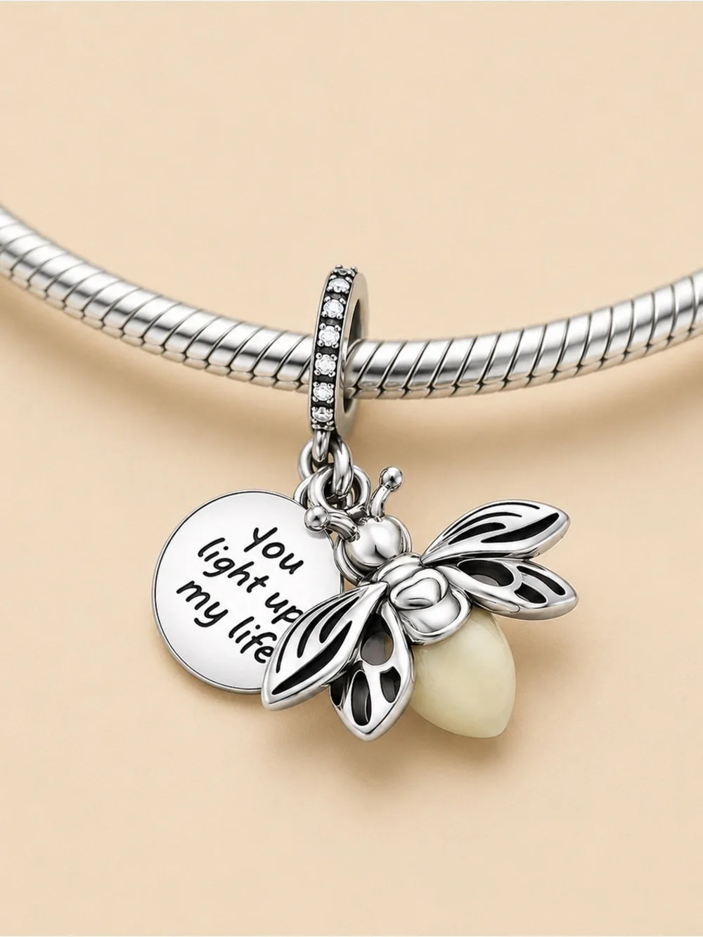 Pandora Bee Bangle Charm - Picture 2 of 3